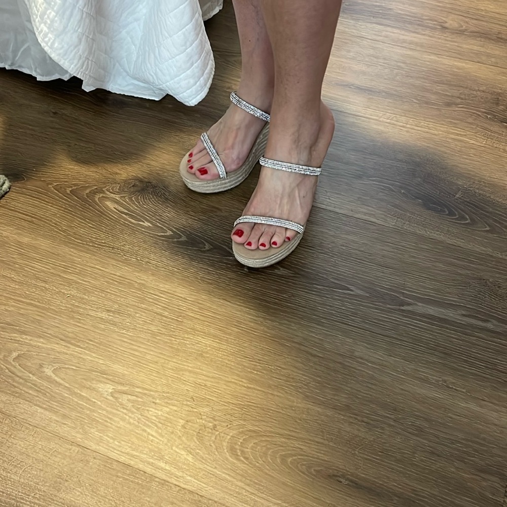 New in box - Steve Madden - sparkling wedge-
